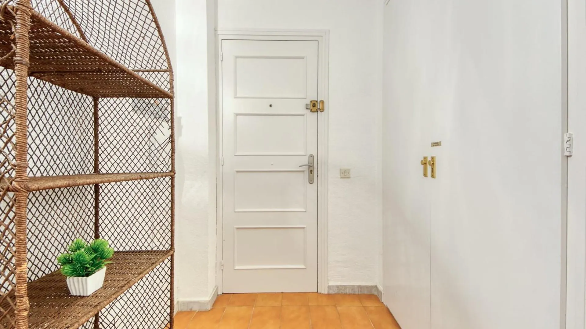 Posh Apartment In Roses Centro