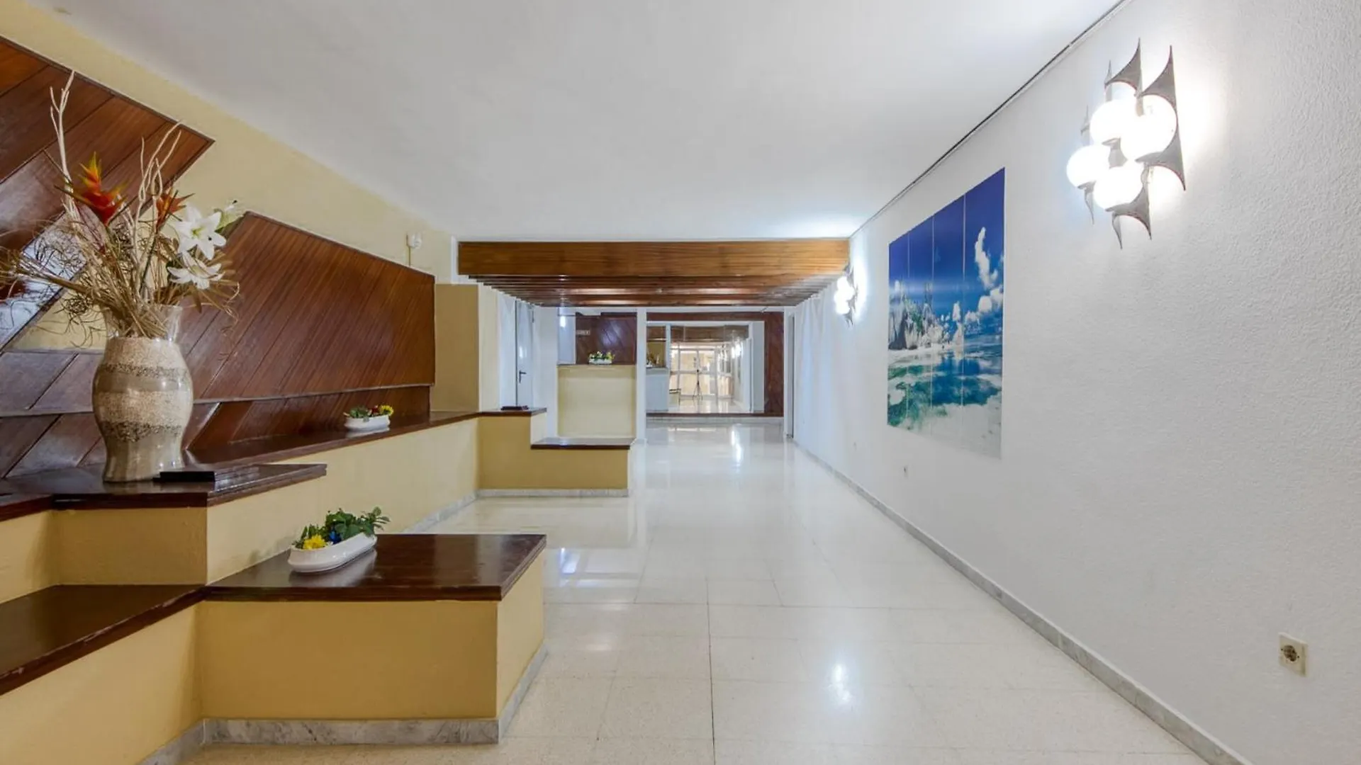 Posh Apartment In Roses Centro 0*,